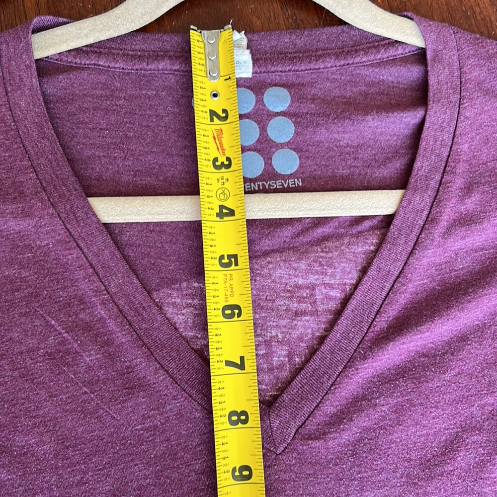 Slip 77 Free Martha’s Vineyard V-Neck T-Shirt - Small - Picture 10 of 10